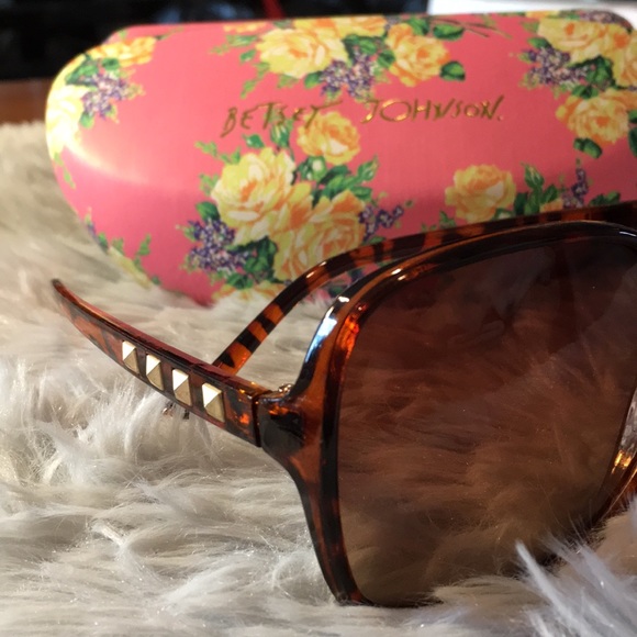 Betsey Johnson Glasses Case w/ Glasses - Picture 2 of 7